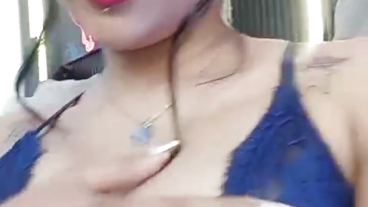 Touching My Bare Skin - video by SophiaSummer cam model