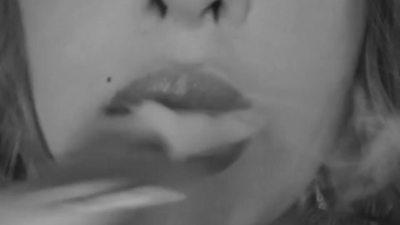 I don’t chase attention—I attract it. Watch me. - video by SophiaSummer cam model