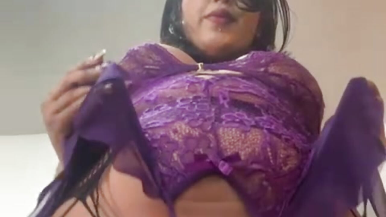 You want my attention, right? 😈 Start by visiting my wishlist… let’s see how much you really want m - video di SophiaSummer modella di cam