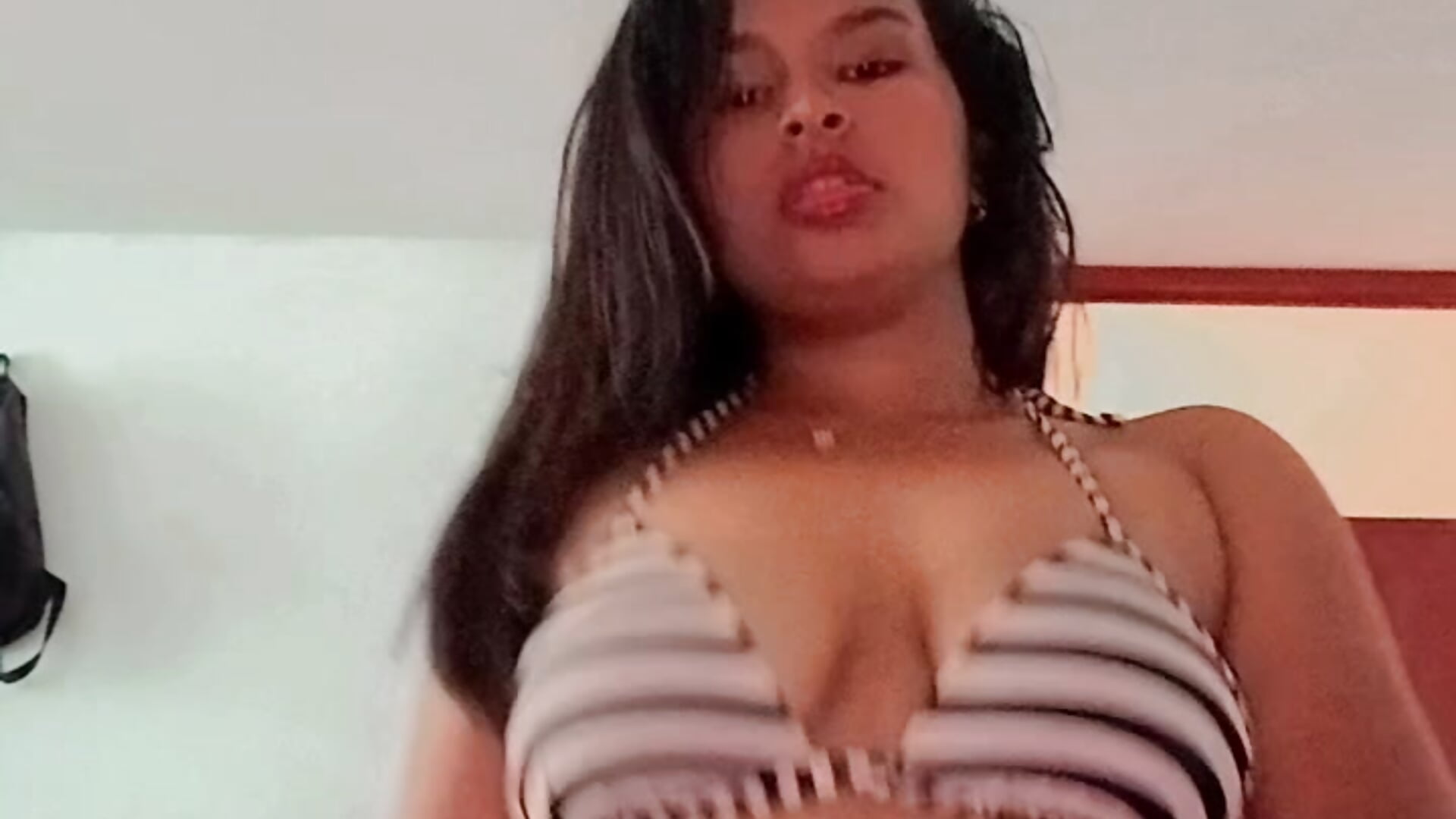 1000044374 - video by samantha903