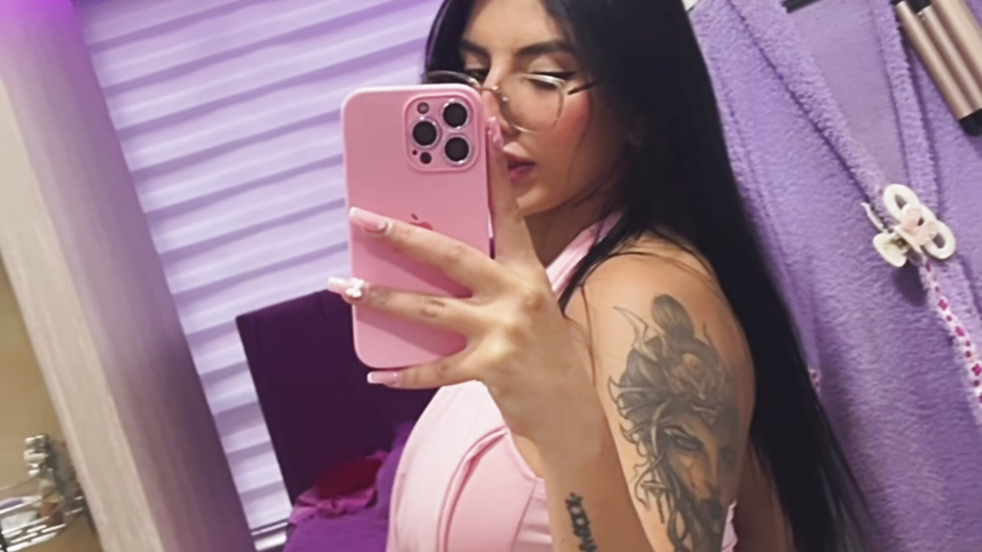 E6B6F62D-F804-4B56-A6FA-43EA3B600686 - video by makaylaa_333