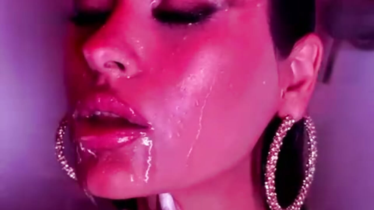 Tease shower– Pretty_Lia_ kameramodell videója