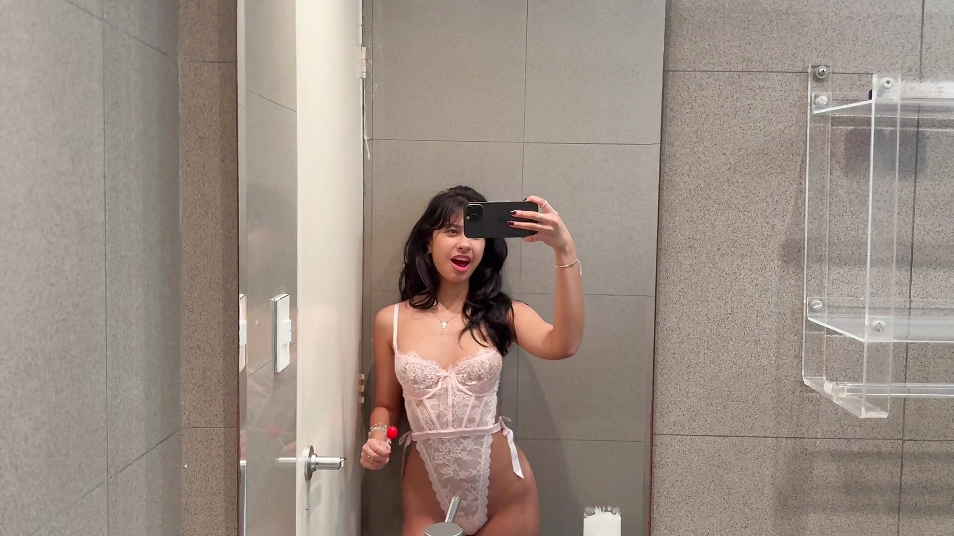 IMG_0722 - video by lynn9000 cam model