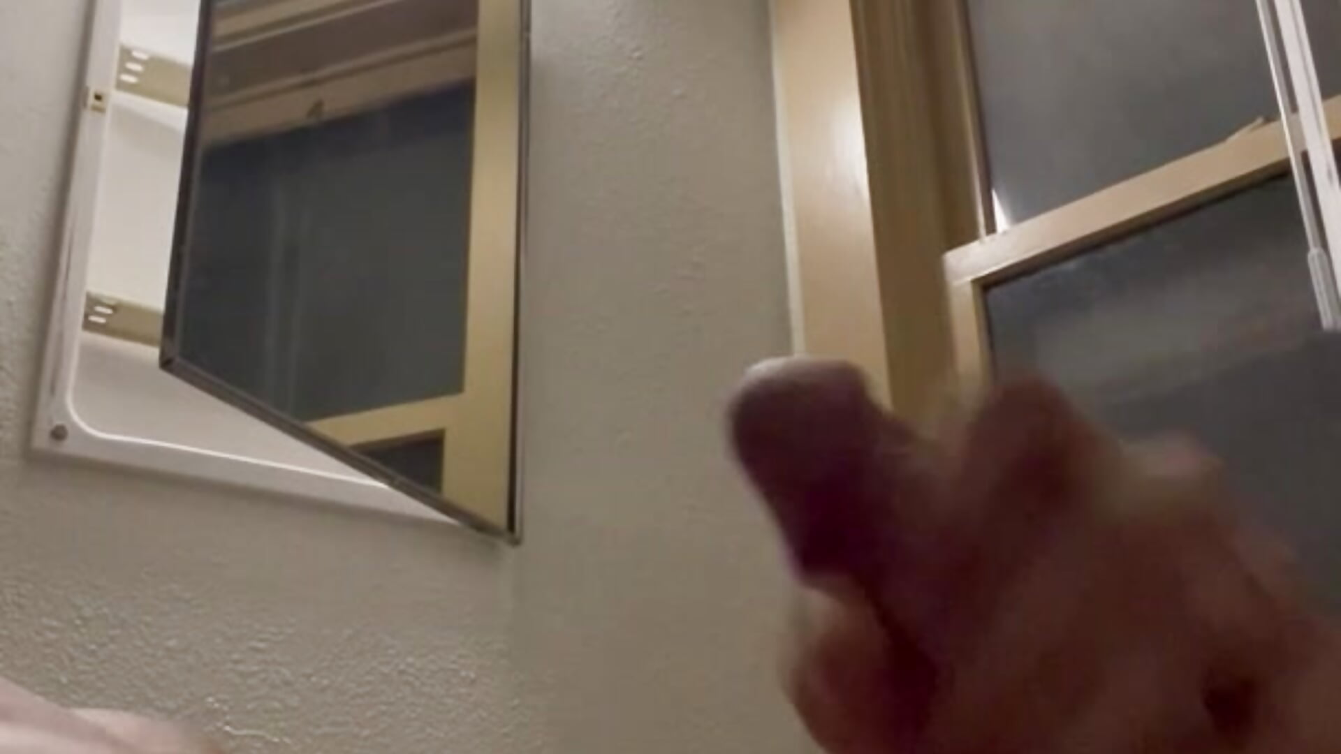 Gettin’ my rocks off 💦 – video od webkamerové modelky BIGxRED