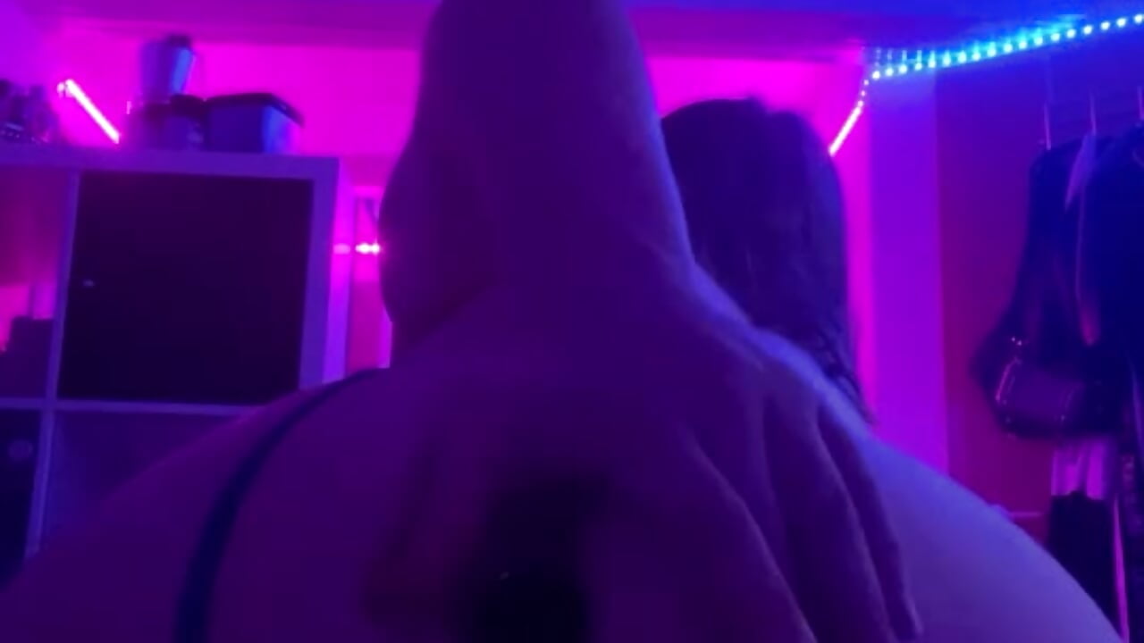 Plugged:) - video di AnalSissySlut04 modella di cam