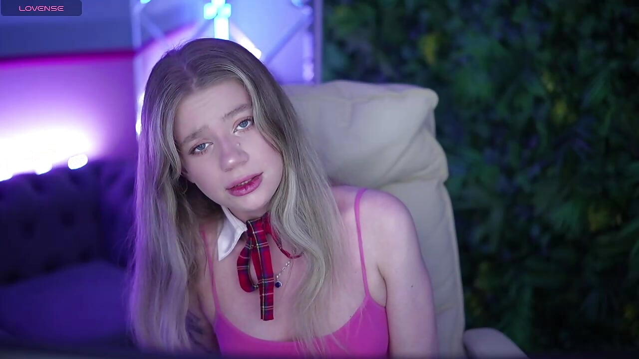 look at my eyes until i cumming