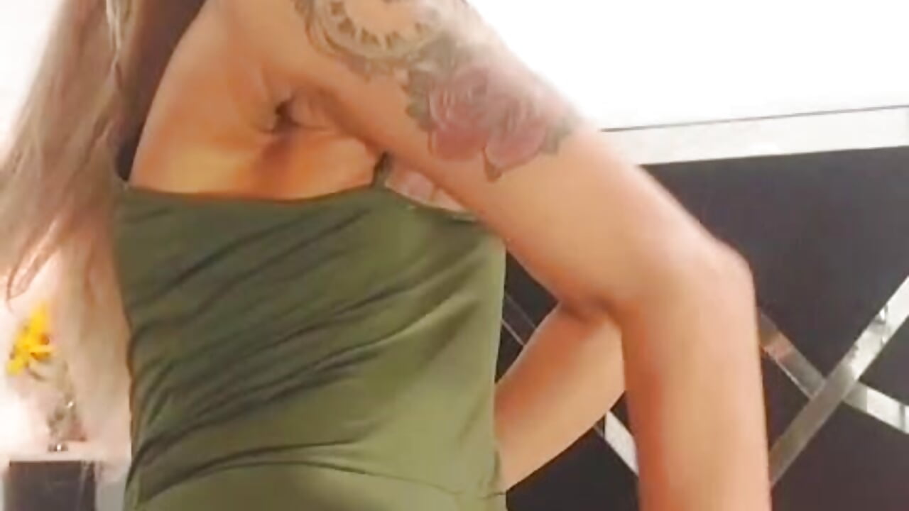 A sexy and sensual 8 -minute show