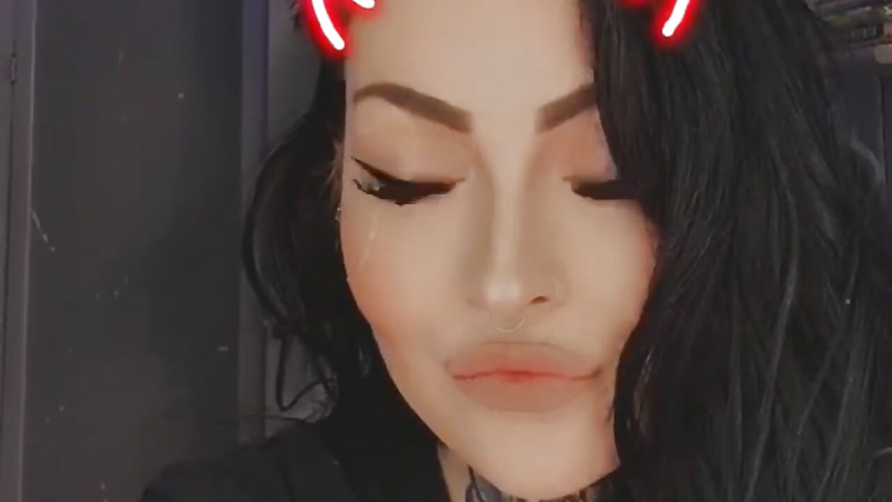 Feeling sexy - video by Baby_Sin cam model