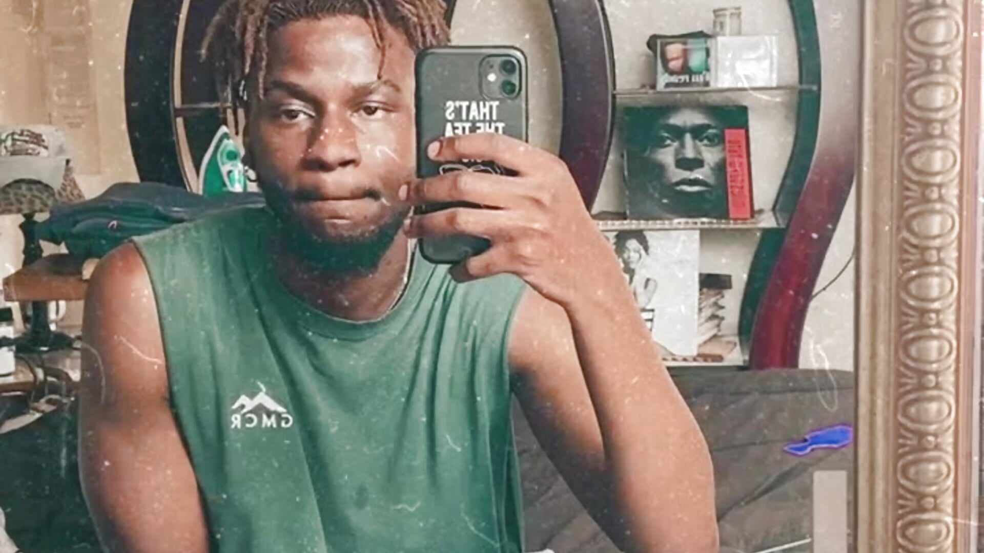 objects in the mirror are closer than they appear - video by black_Man_dingo cam model