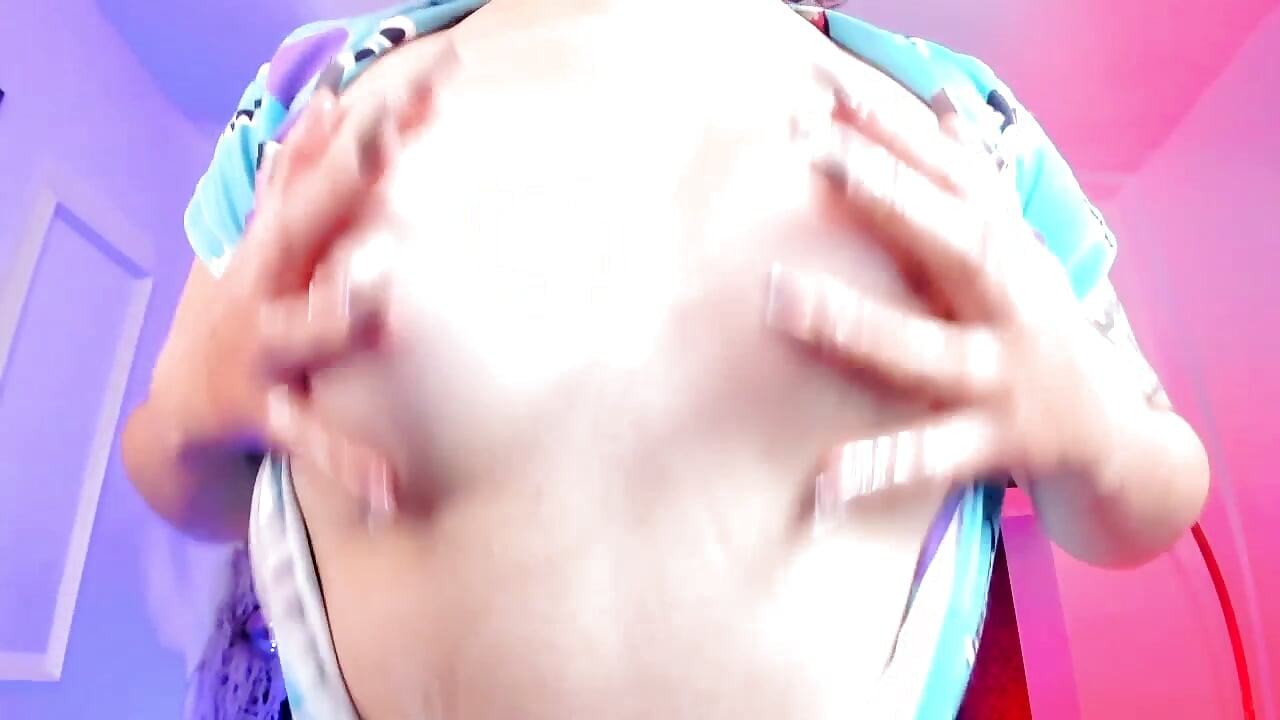 Show tits 🤤🍒 - video by vane_vixen cam model