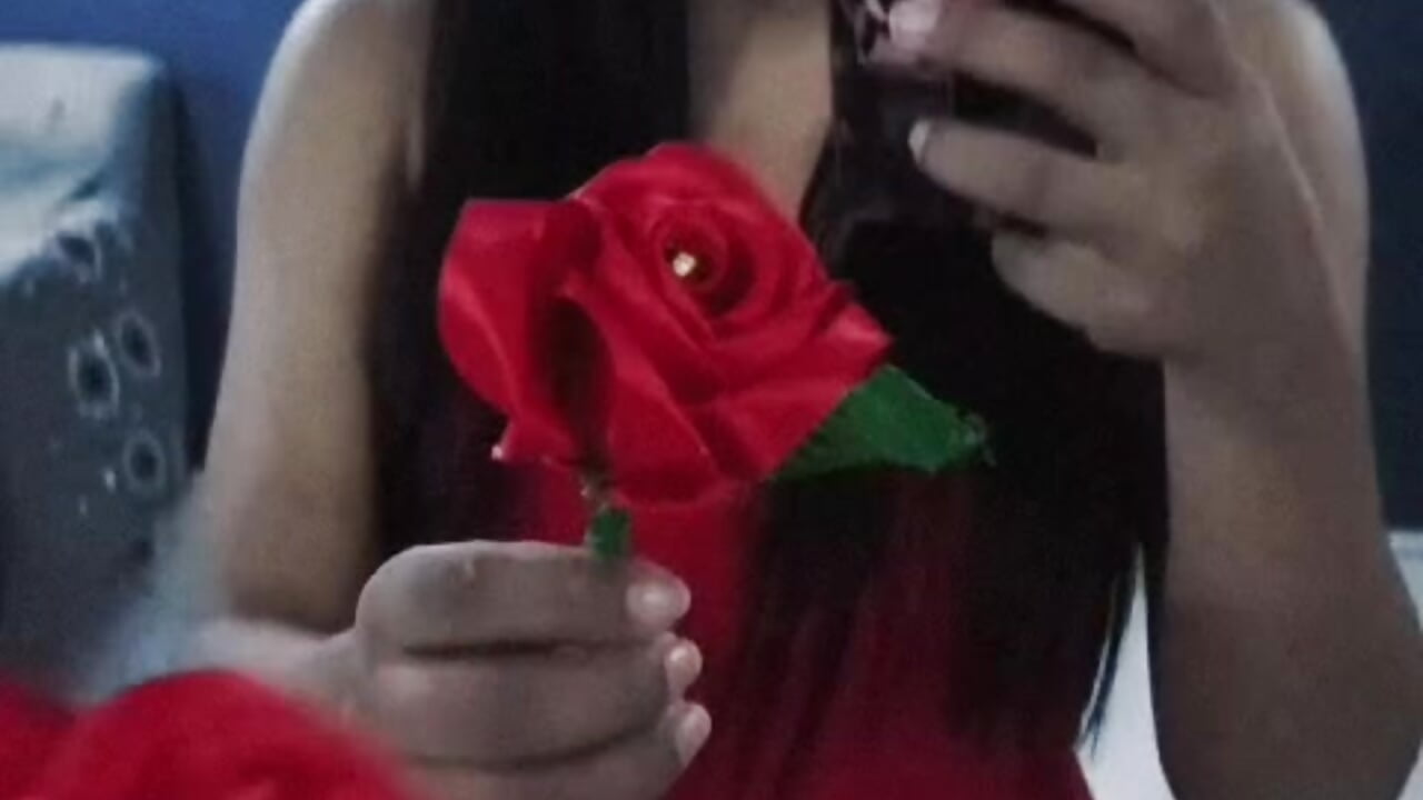 elegant red  sexy－カメラキャストのSex_samanthaの動画