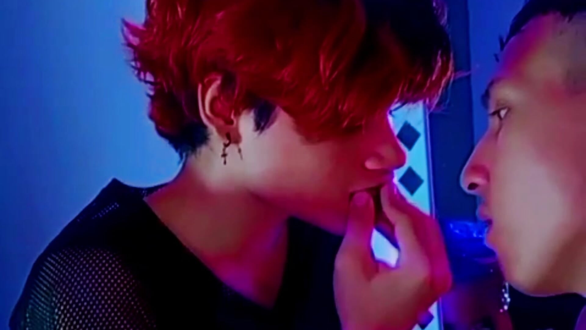 Between kisses and strawberries - Video von spicy_adonhis Cam-Model