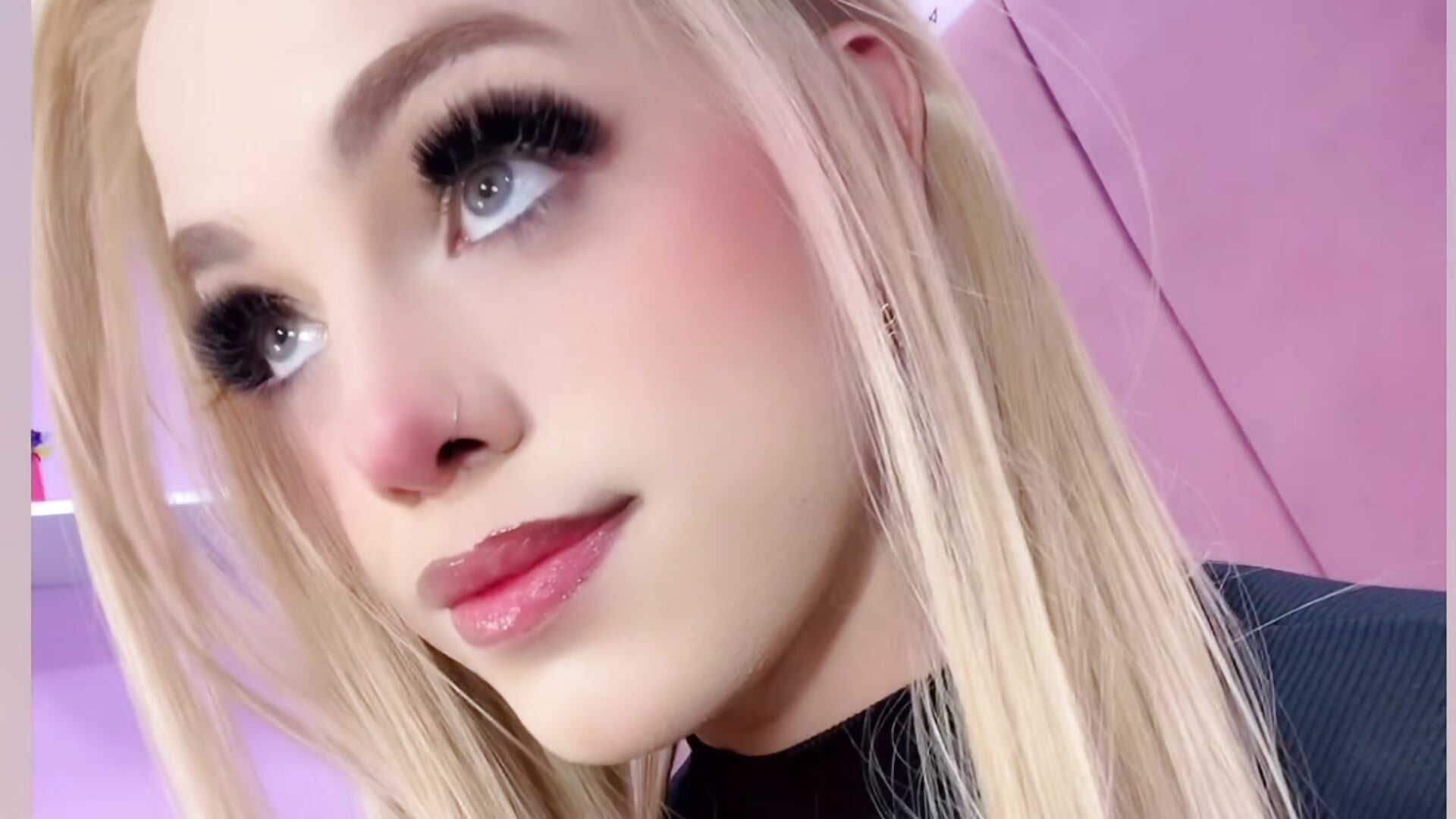 Love🩷 — filmik Babyuriel211, modela(-lki) na kamerkach