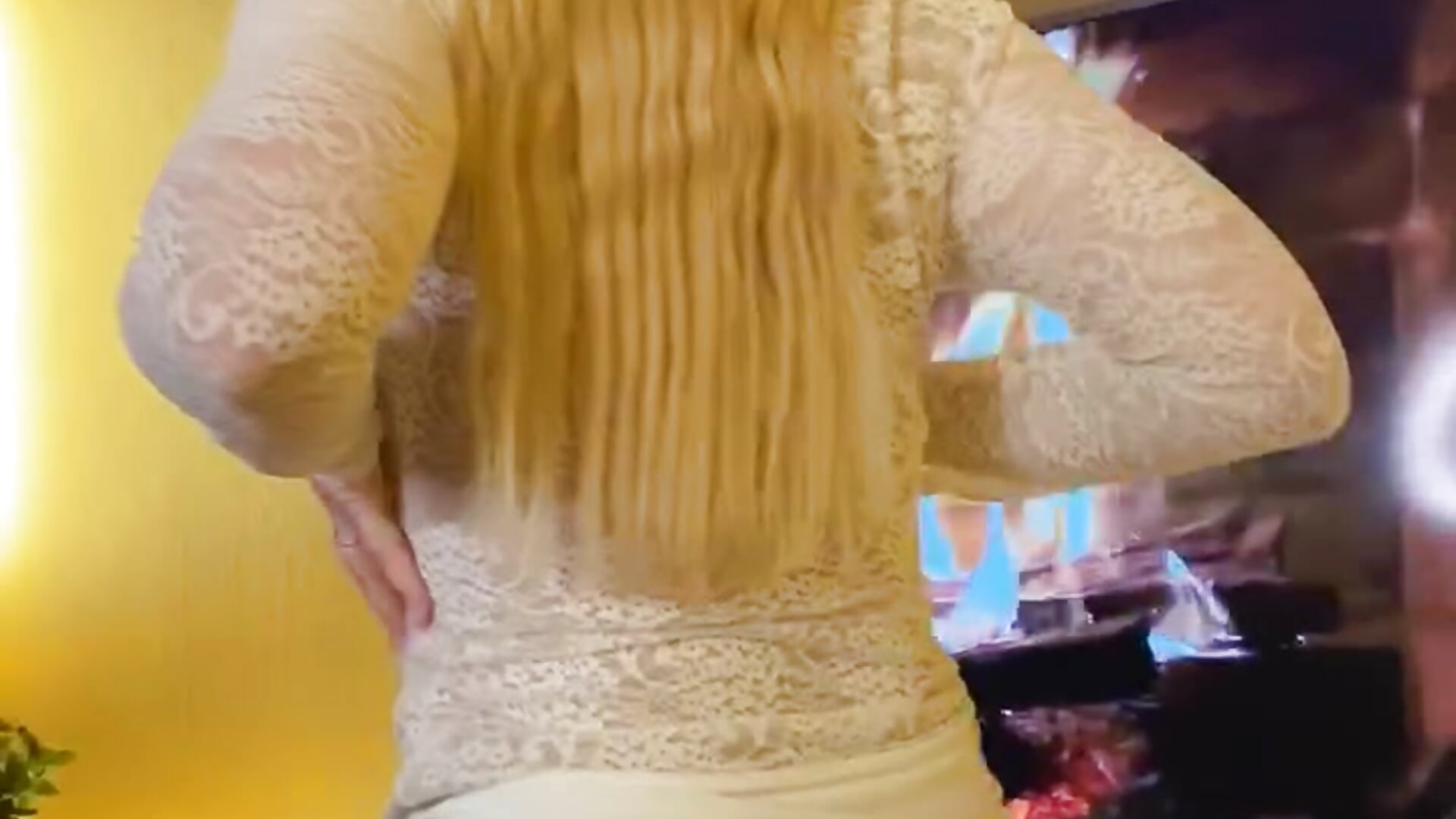Mmm strip tease for you <3 - Vídeo de RikaRikas