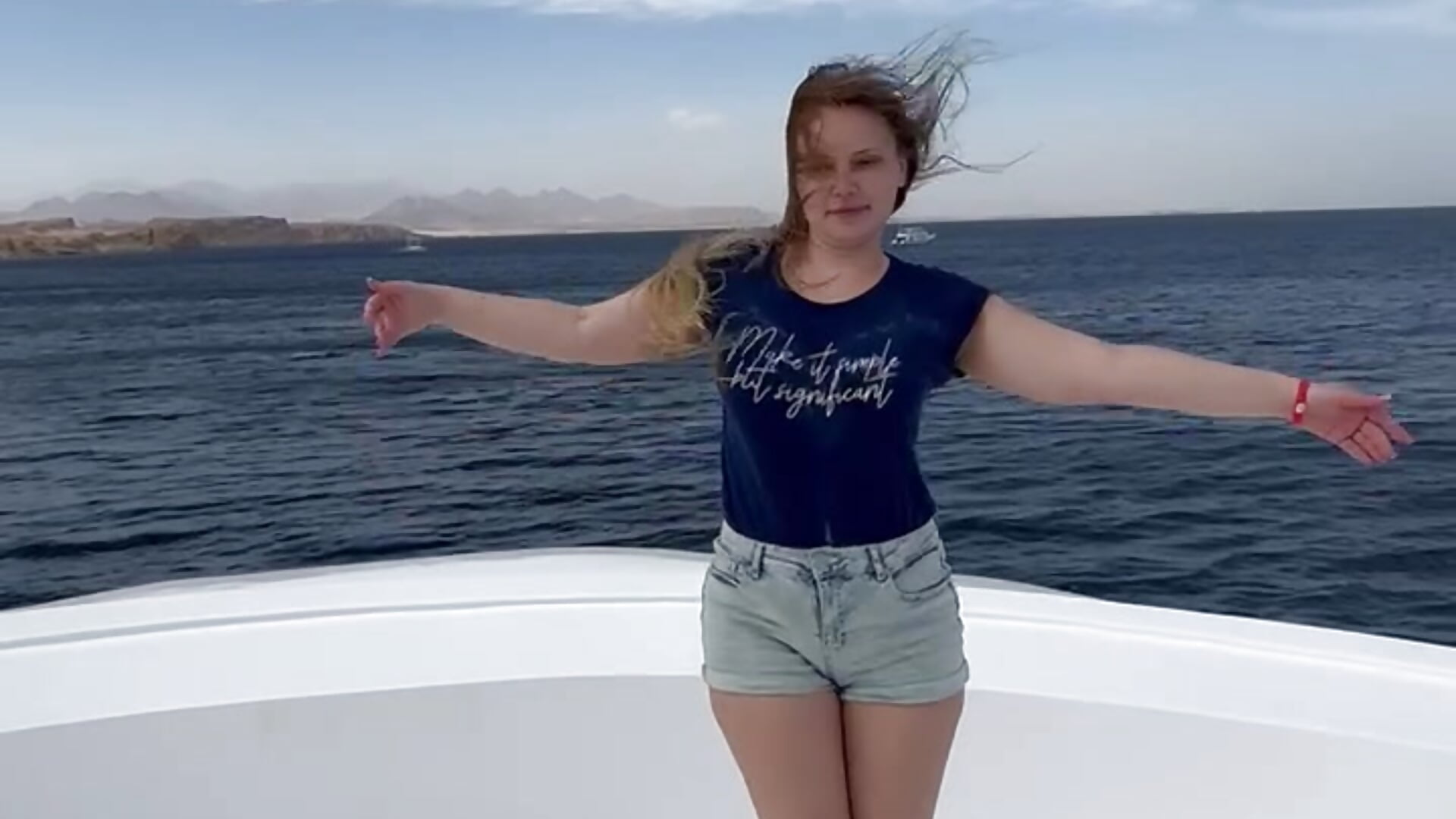 Nice day - Vídeo de RikaRikas