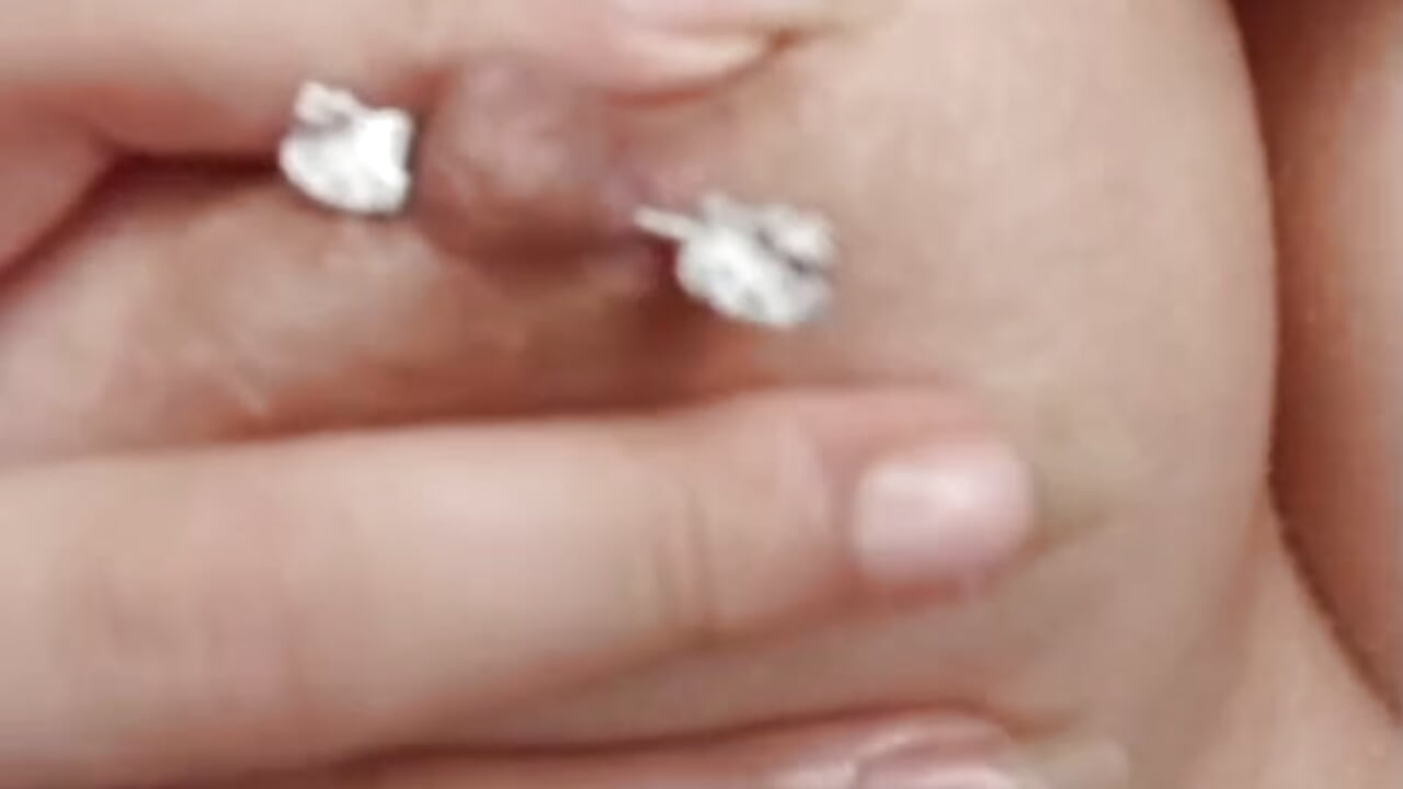 🤫🍒The sensation of my piercings in my nipples mmm 🍒🤫 - video by HollyHill_ cam model