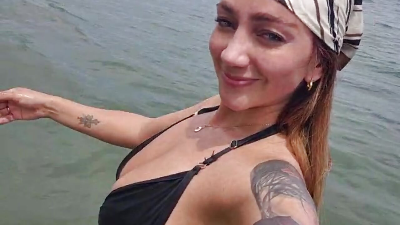 bounce boobs🌊🔥 sea