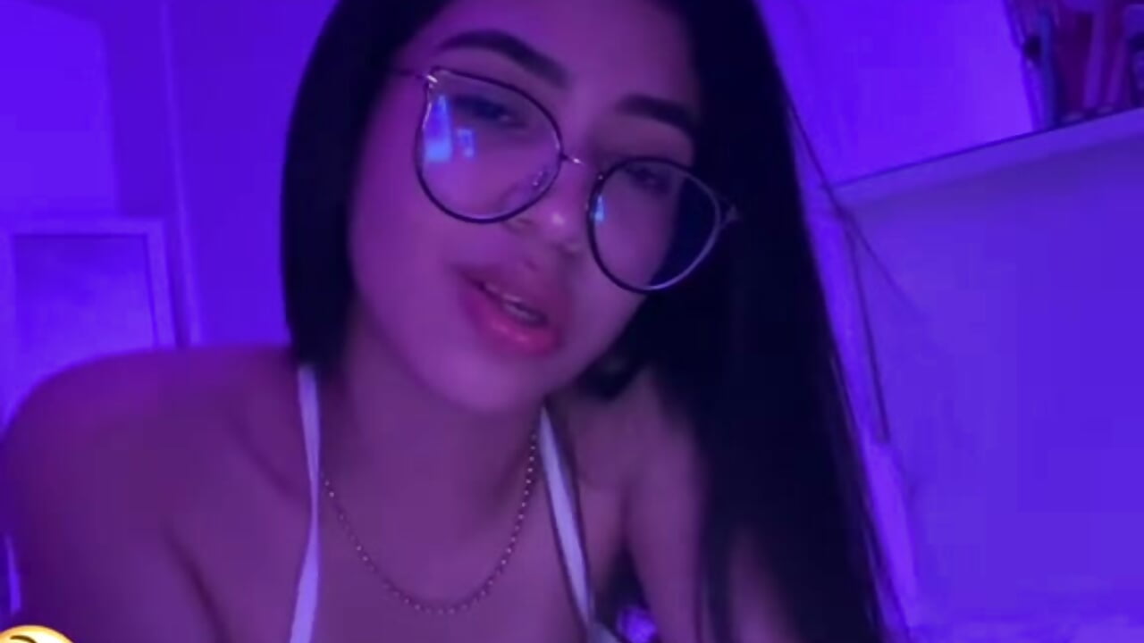 WhatsApp Video 2025-06-18 at 10,56,21 AM - video by _Alix_7 cam model