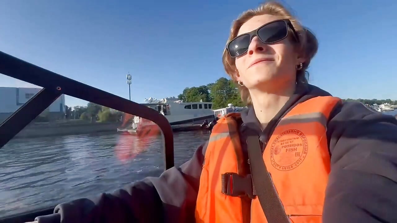 I drive a boat – video af Tim_Mil cam-model