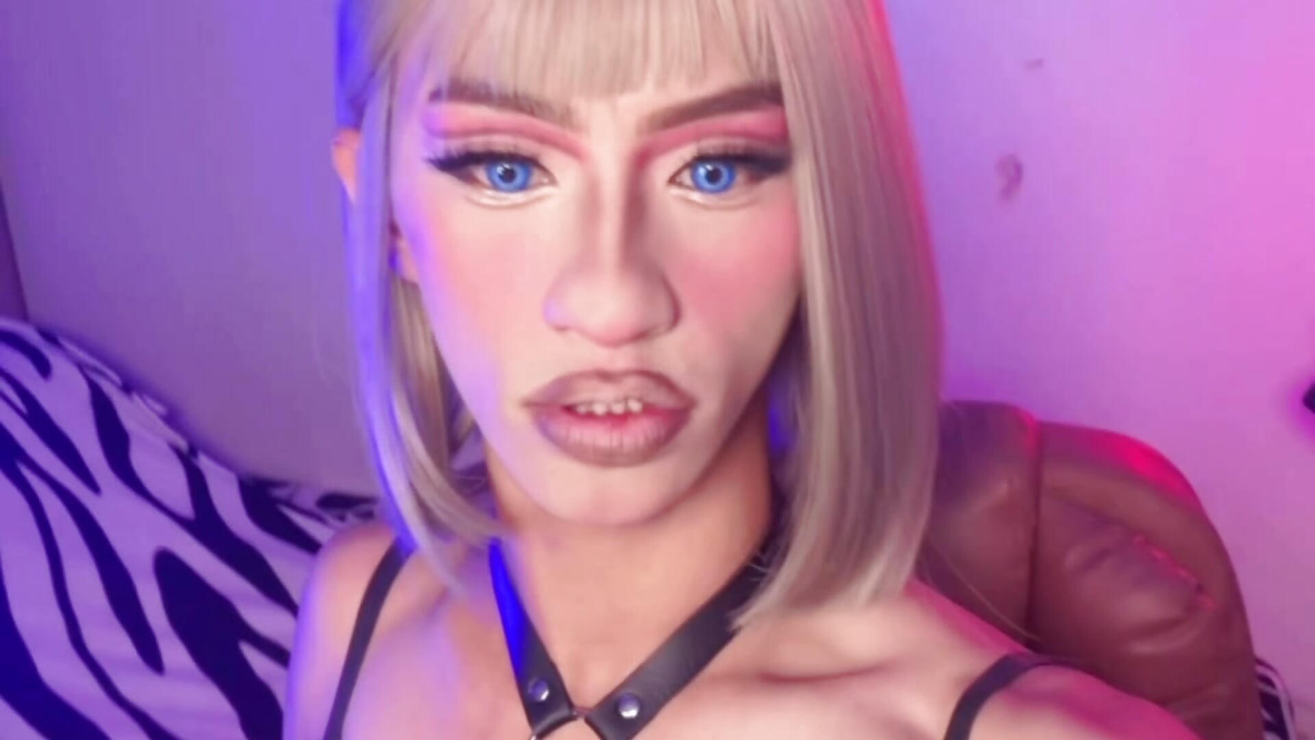Living Doll 🎀 - video by CassySmith cam model