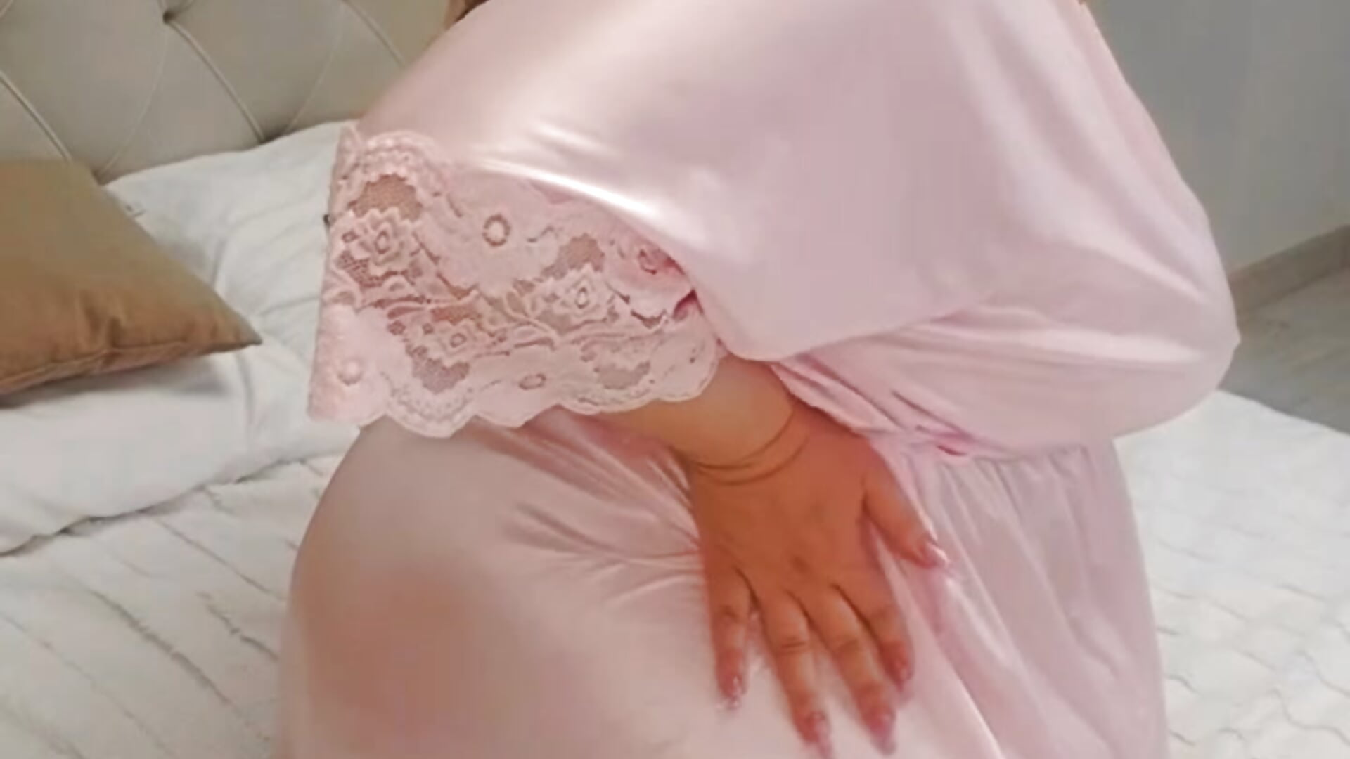 Provocative allure💗 - video by BettiBell cam model