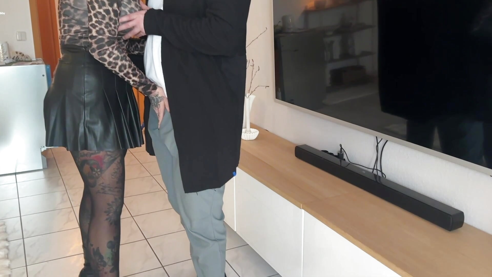 Blumen Bote blank gefickt - βίντεο μοντέλου CatCoxx