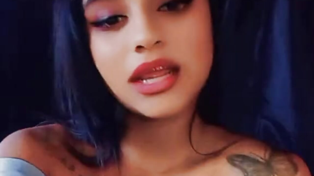 EAT MY A55 - video di indiansumaya modella di cam