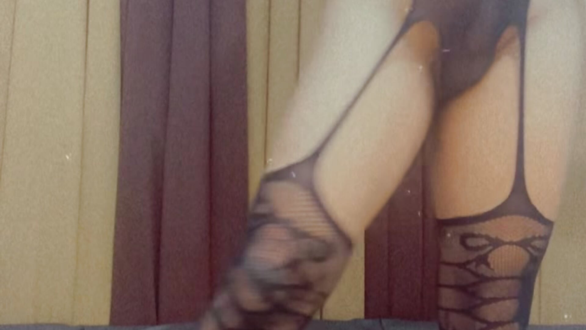 756823DE-1EE1-47B0-AE8E-B56F088D025C - video by suckablemistress4uxx cam model