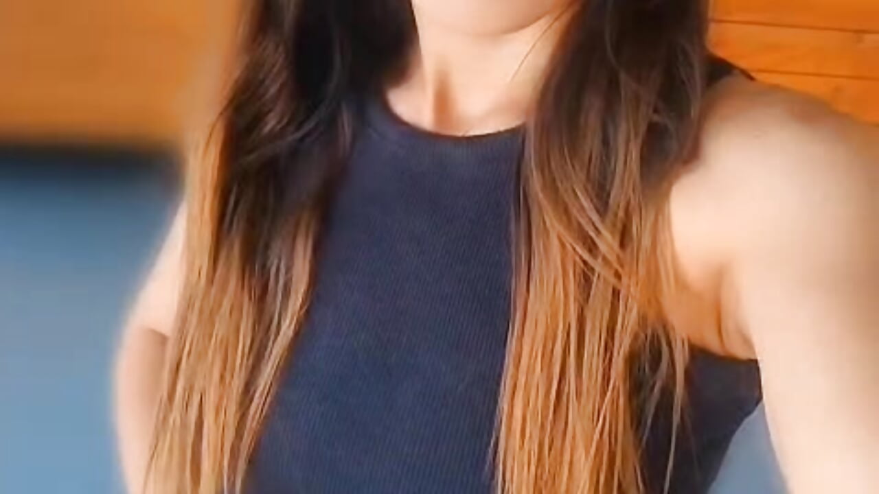 Share this Sunday with me 😏 – video modela na kameri VickyVentura