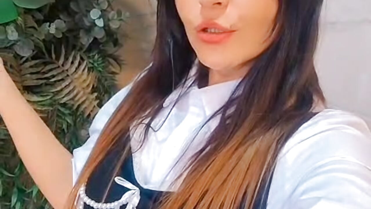 Show this video some love with your likes – video modela na kameri VickyVentura