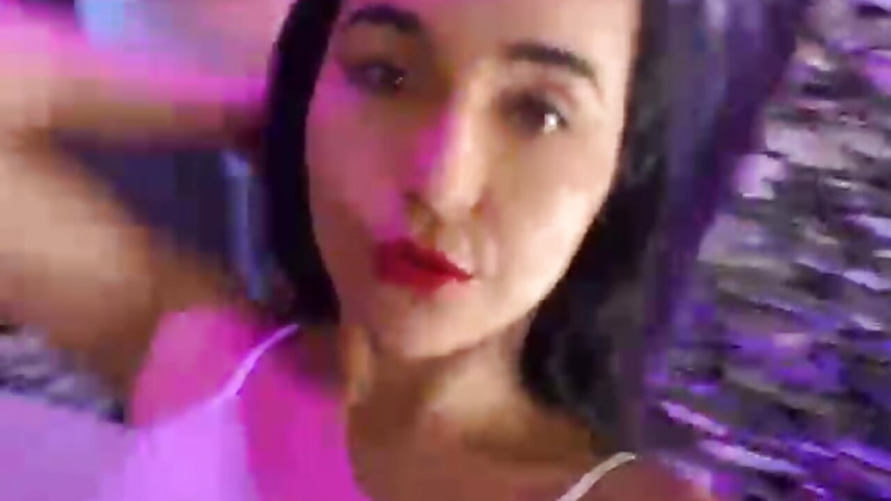 I invite you to follow me so you can get to know Colombia through – видео вебкам-модели VickyVentura