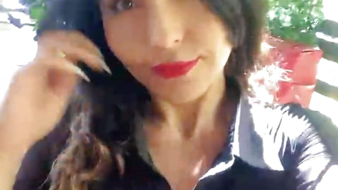 world mode - video by VickyVentura cam model