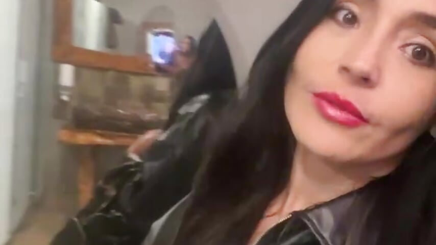 Add me to your favorite girls list, it's free and you get free photos – видео вебкам-модели VickyVentura