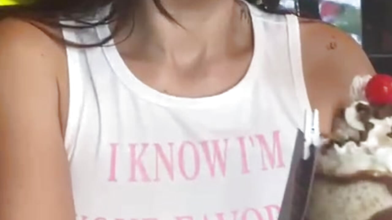 frappé – video modela na kameri VickyVentura
