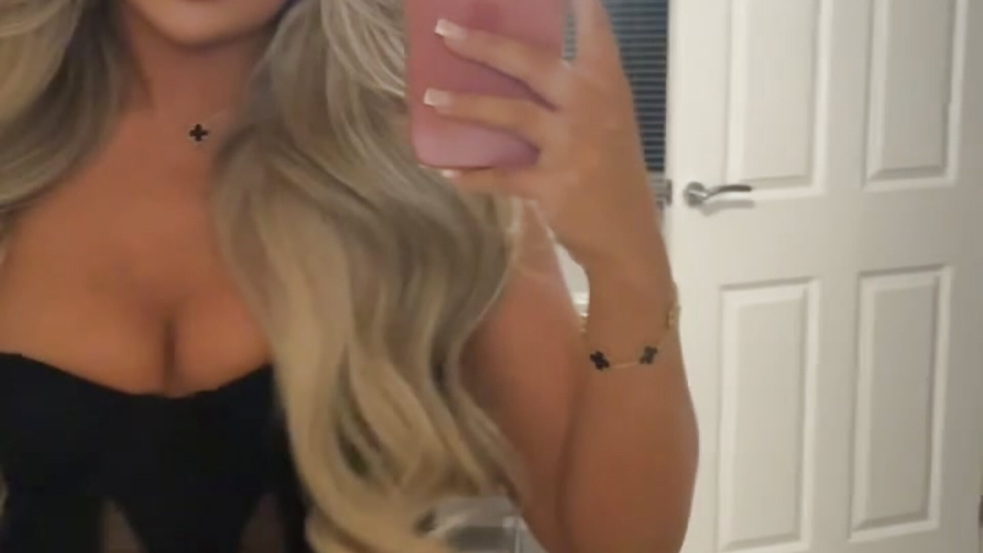 Wine and dine 🍷 - vídeo de Laceyvipx modelo de câmara