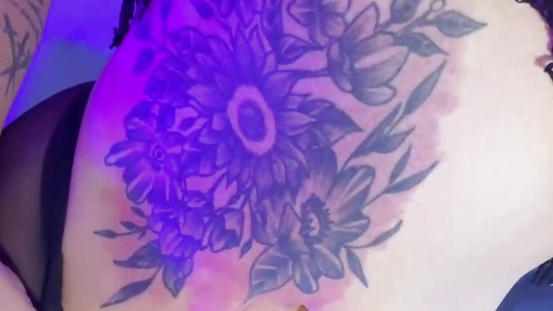 Tatto para ti - video oleh Ariagh_ kamera model