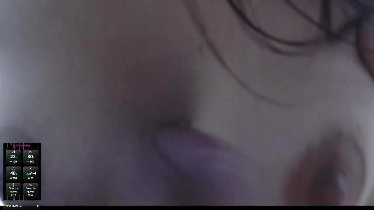 Giocando con il cazzo sulle mie tette.// fuck tits - video by friendswithben33 cam model