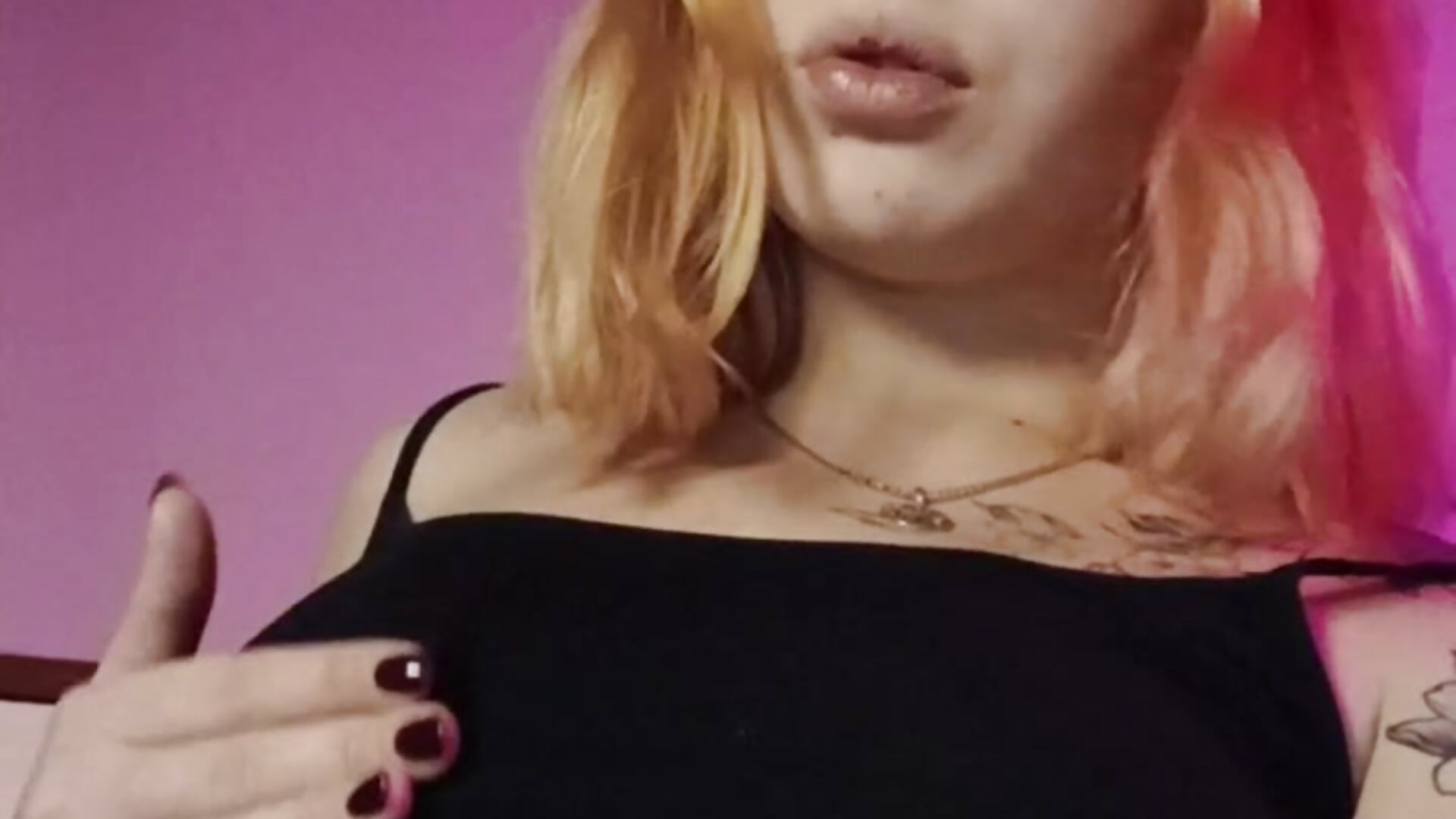 tits tease - Video von Alismoona Cam-Model