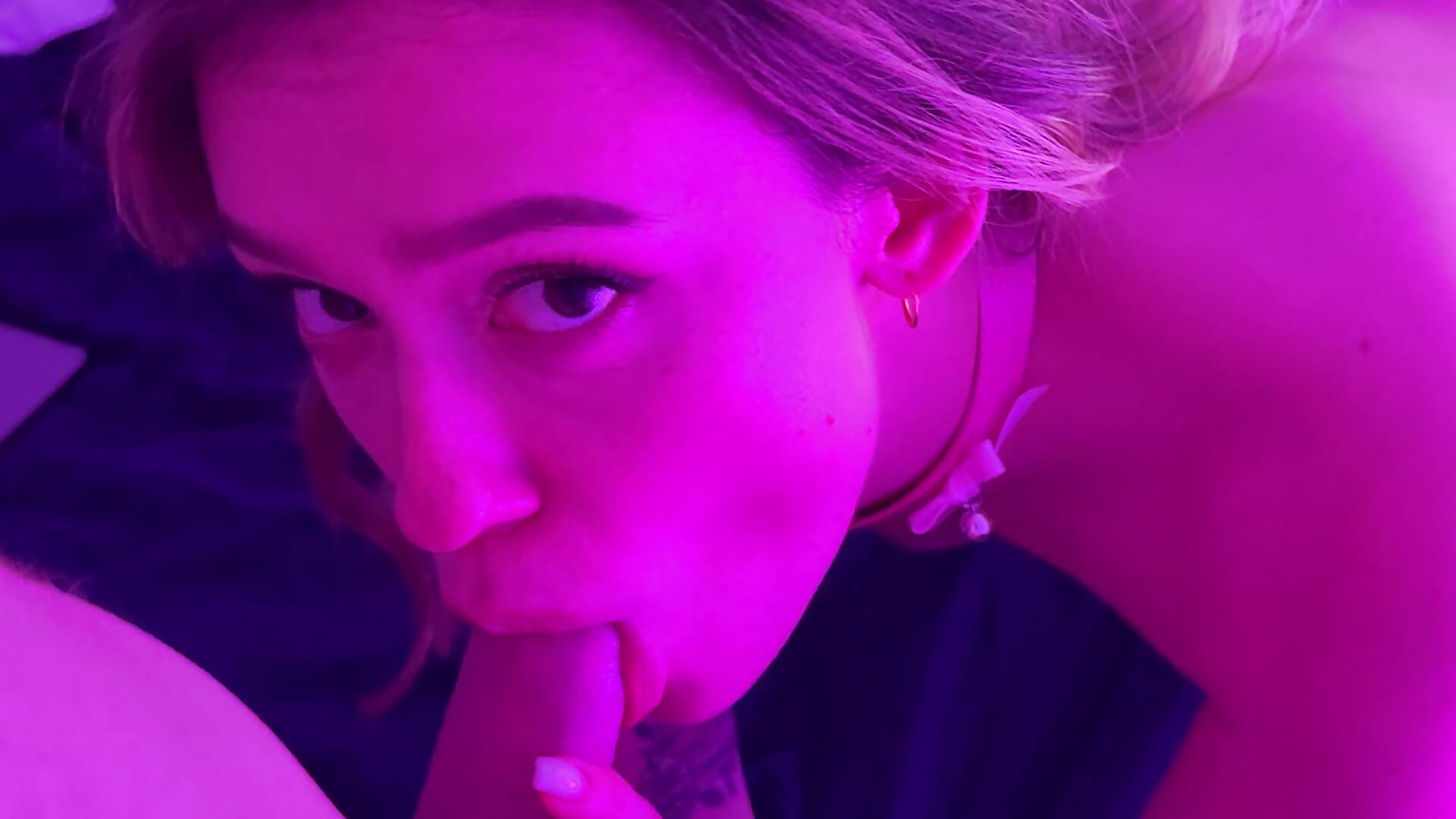 Sucking Queen - video by twofiresouls cam model