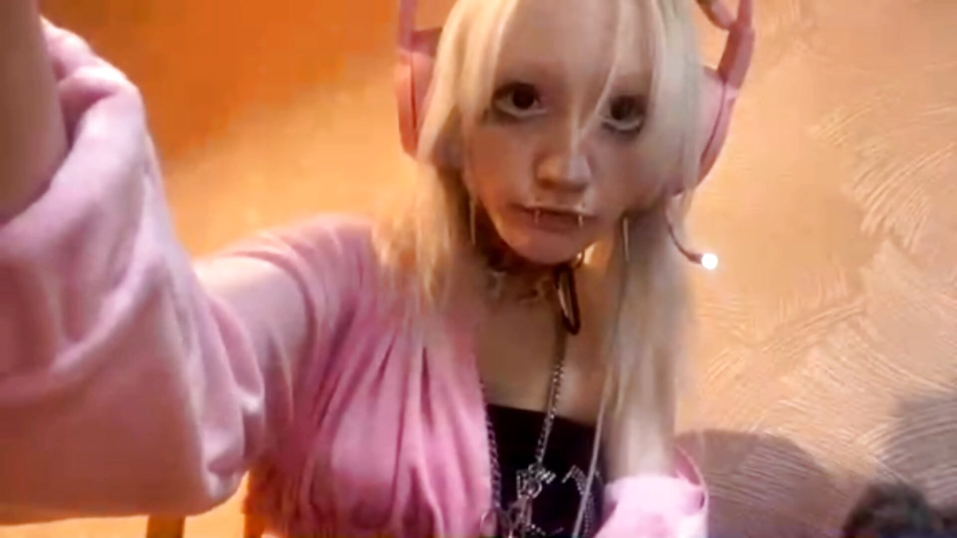 Who is this ? - video by QuinnSense cam model