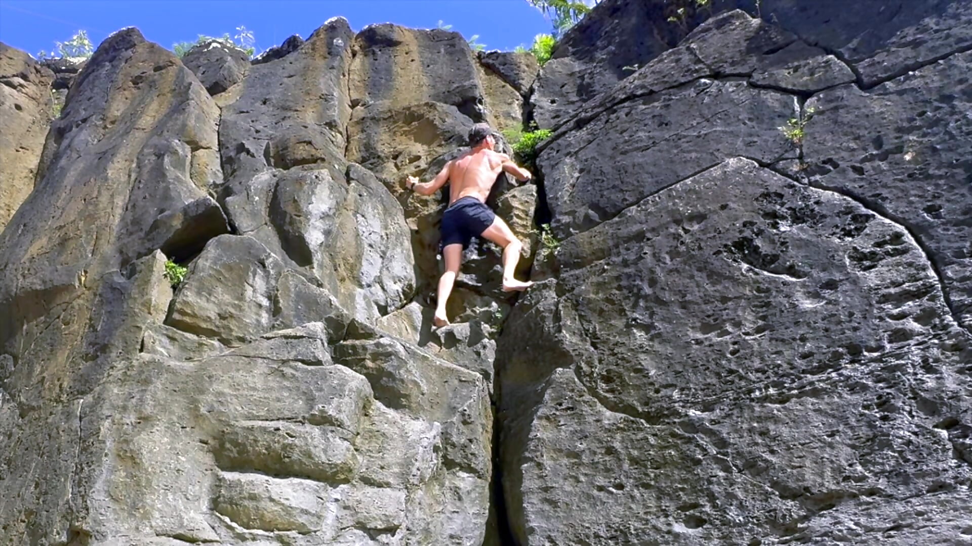 Climbing (1920 x 1080) - video by CharmingChaos cam model