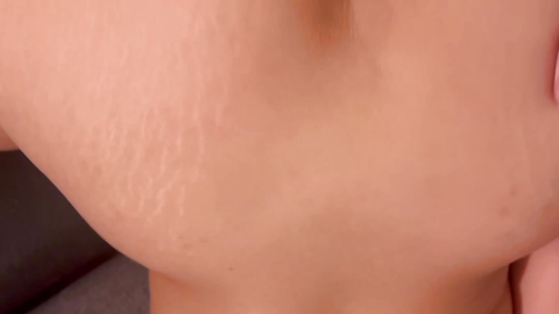 He cum on my face and boobs😈🍑💦 - vídeo de Chloee_breasts modelo de câmara
