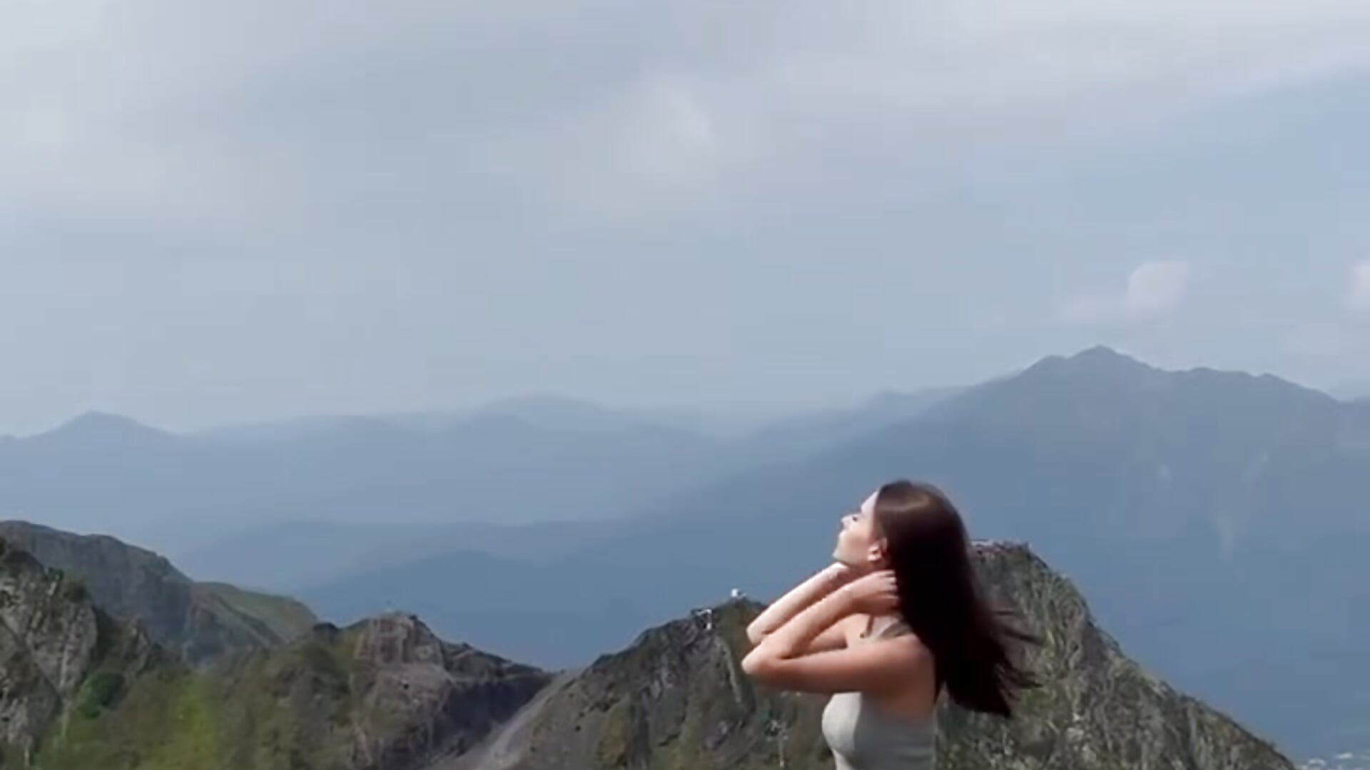 There are such beautiful mountains here <3