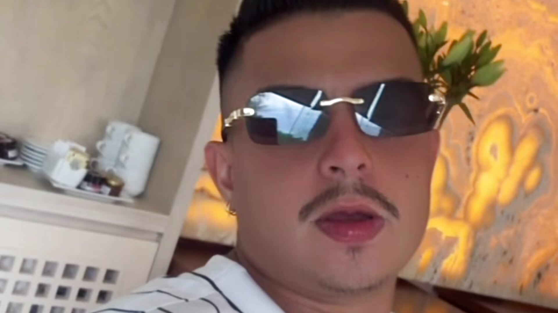 Hello Guys 😎 - 視頻由 RJBarto 主播提供