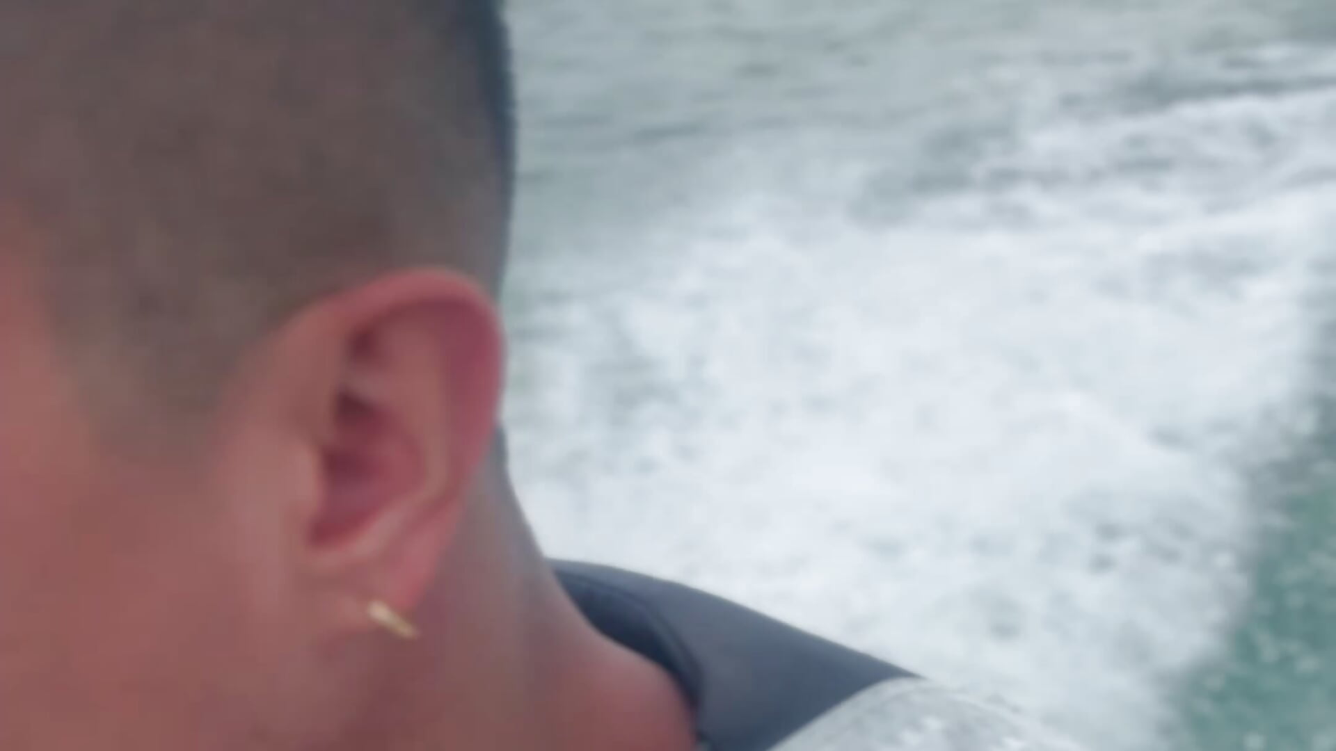  6824 Video Sohor Kini Model kamera - RJBarto