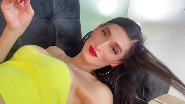 Lily Cash - відео від вебкаммоделі lily_cash1