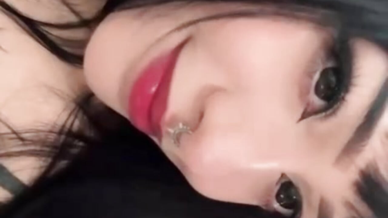 pretty eyes - video by blackfllame cam model