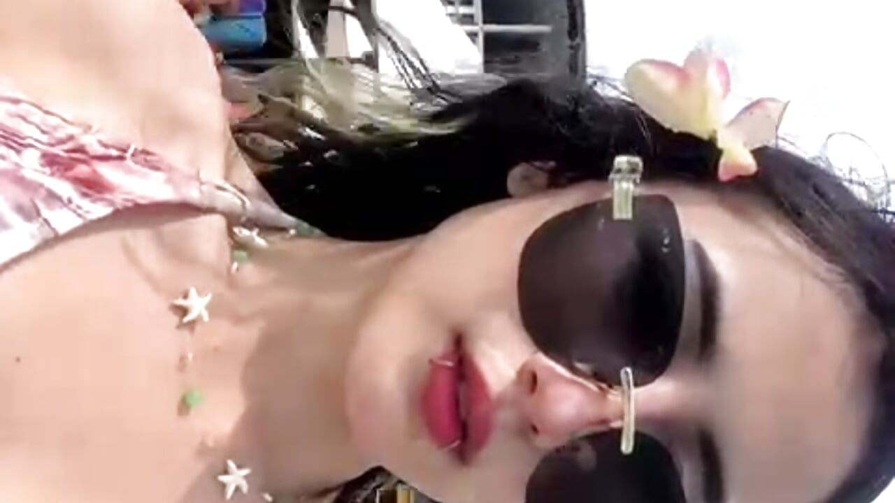 Beach vacation — filmik Vampgyal, modela(-lki) na kamerkach