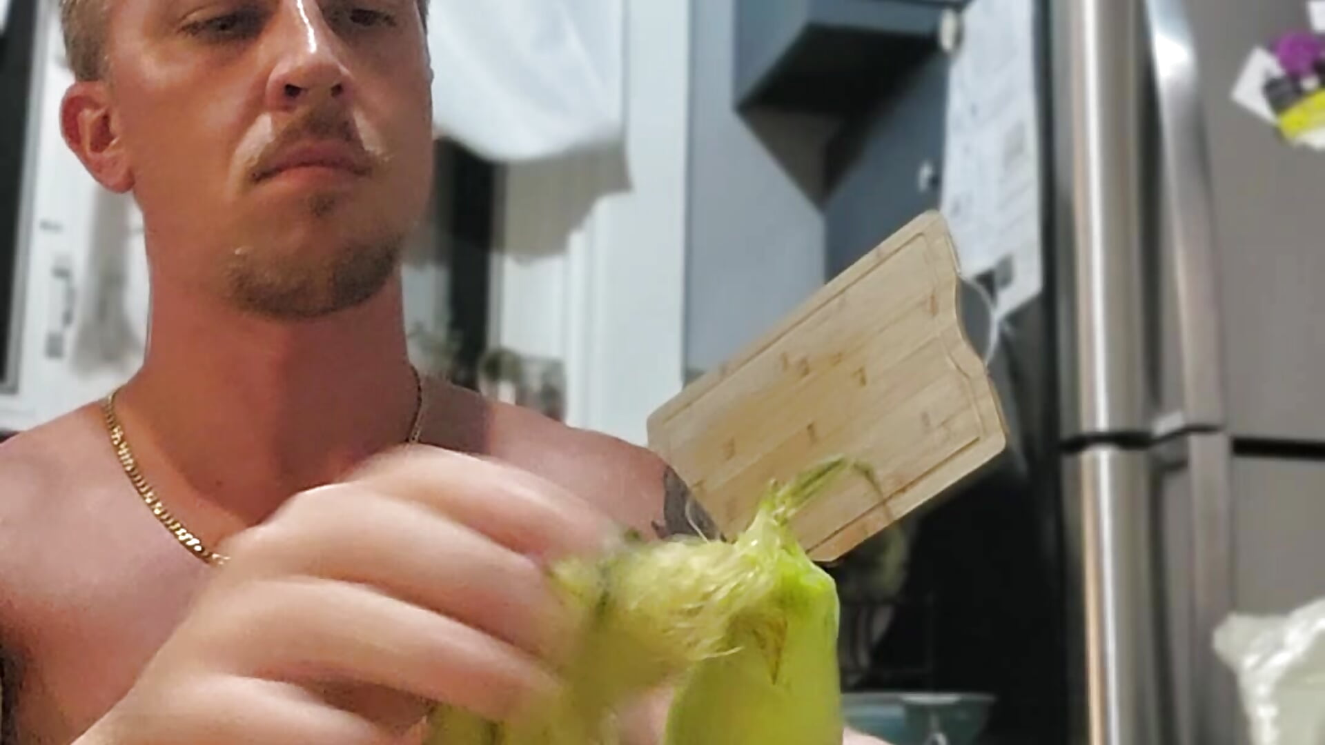 Corn husker - video by Sinister_Savage cam model