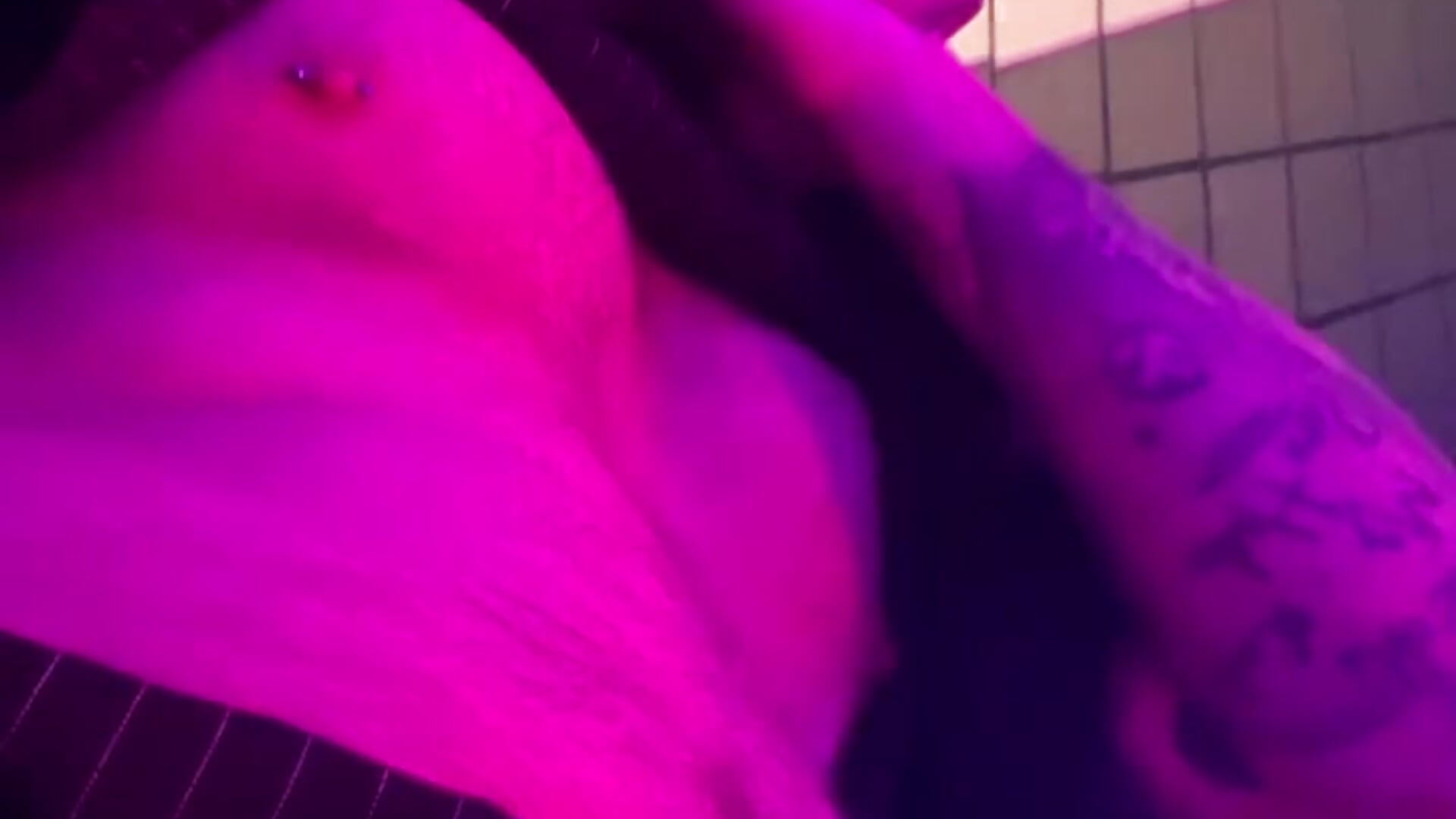 Naughty Daddy – video modela na kameri Alphakaleb